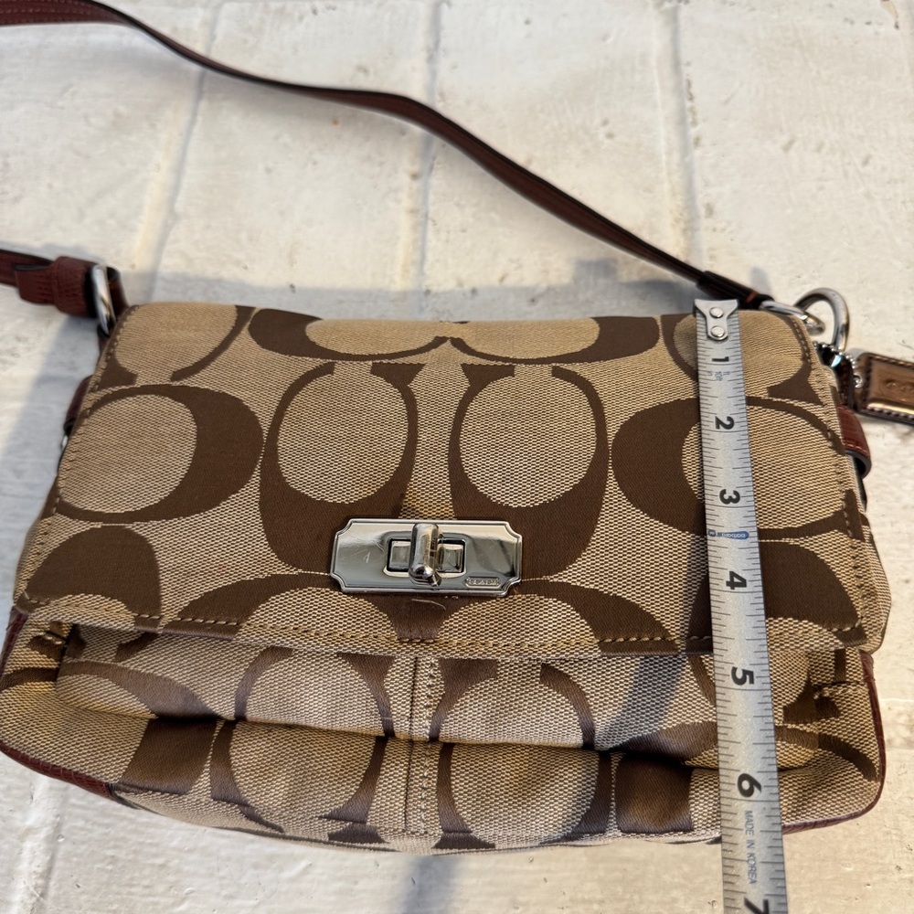 Coach Chelsea Signature Flap #F17798 - Picture 12 of 13